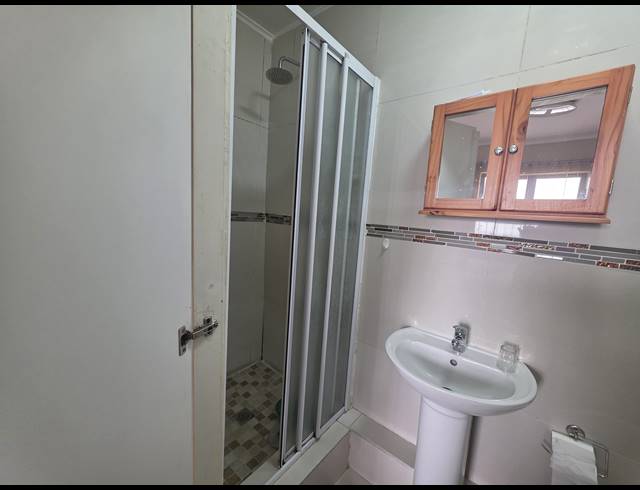 1 BEDROOM APARTMENT FOR SALE IN UMHLANGA RIDGE